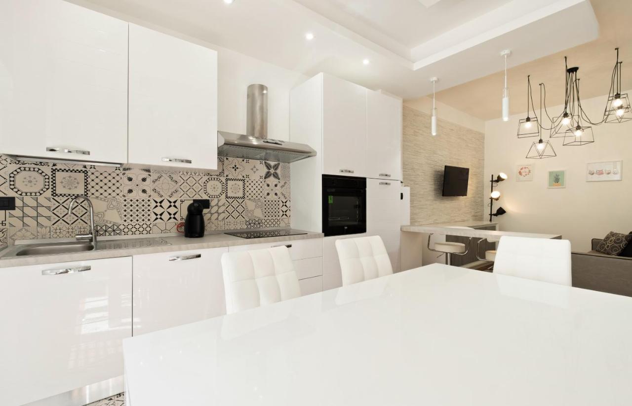 Apartamento 3 Bed Modern Flat - 15 Minutes Walk To Colosseum