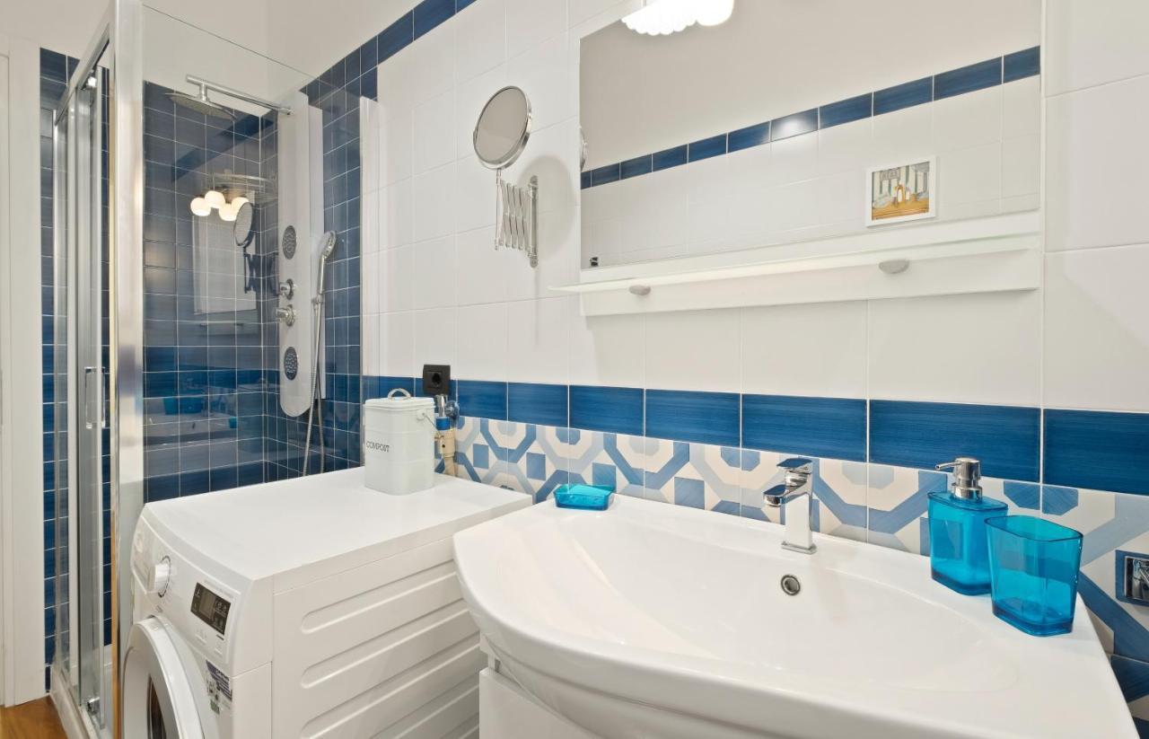 3 Bed Modern Flat - 15 Minutes Walk To Colosseum * Roma
